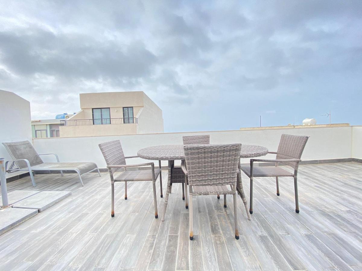 Penthouse Maltese scent Apartment Mellieħa Exterior foto